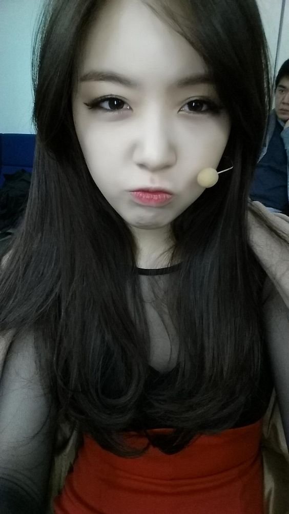 걸스데이_민아 ‏@Girls_Day_Minah #1245 걸스데이 투표많이 해주세요!! pic.twitter.com/MIyZSCMr4x