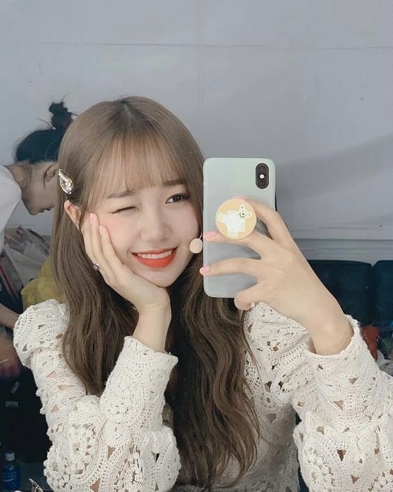Instagram의 CHOI YOOJUNG 최유정님: “오랜만에 또 오게 된 필리핀! 필리핀 키링들 ???? 이번에도 너무너무 열정적으로 응원해주고 반겨줘서 고마워요❤️ 다음에 또 만나요 ㅎㅎㅎ #위키미키 #최유정 ???? #필리핀 #Thank_you #Ki_Ling ❤️ #WekiMeki #ChoiYoojung…”