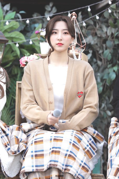 3555925001_nvAQDMWl_eunseo-20190416-115636-001.jpg